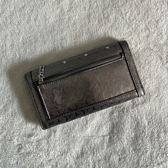 Vintage GUESS Wallet Tan and Silver - Picture 2 of 3